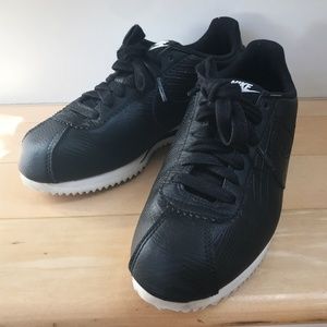 Nike Cortez // Size 7